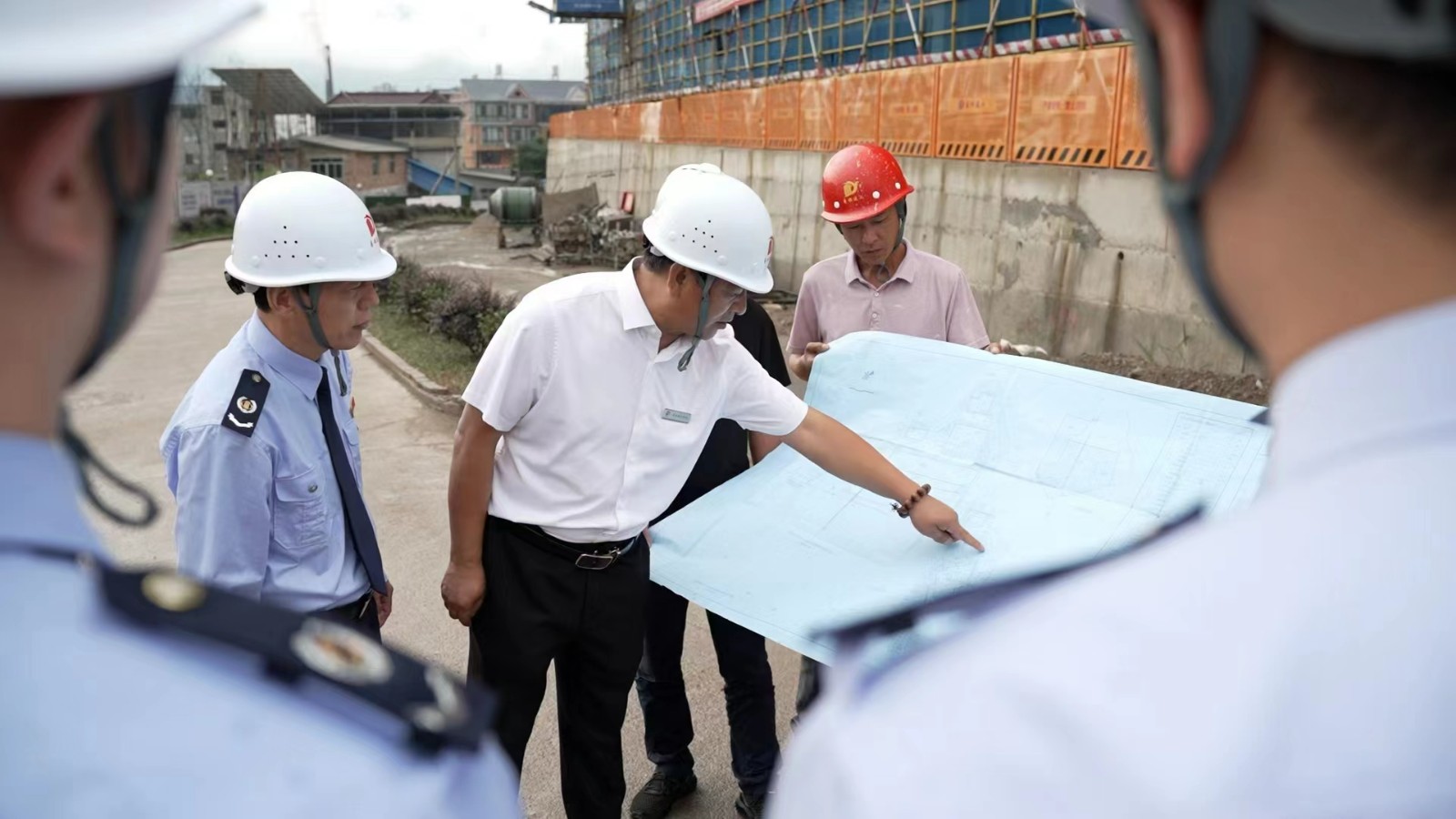 松溪縣稅務局嵌入“項目管家”服務，為易順建工集團重點項目提供稅收服務